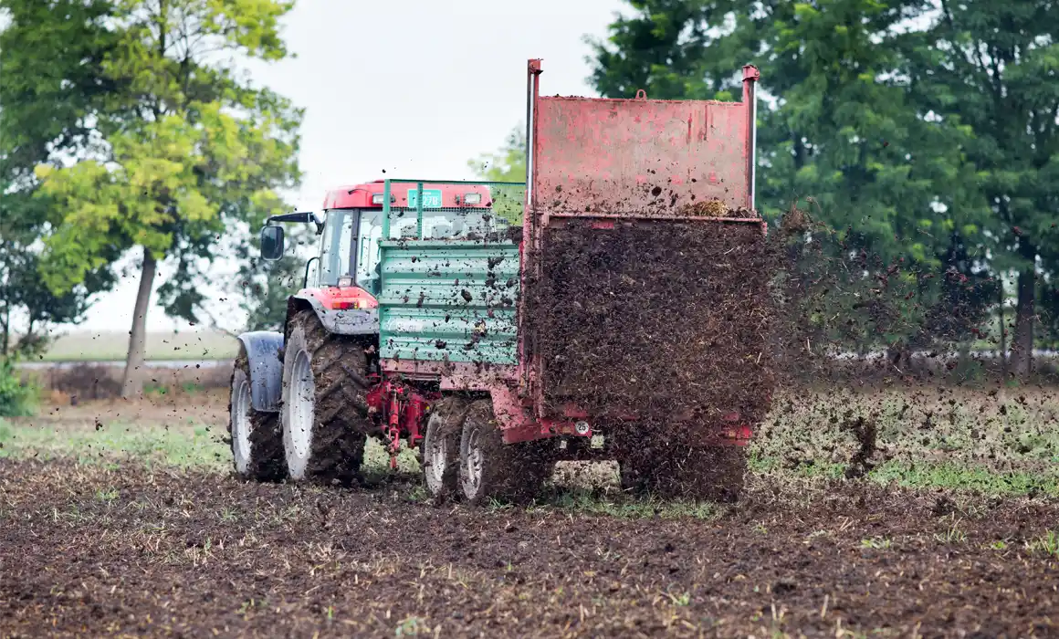 biochar-field-application-spreader